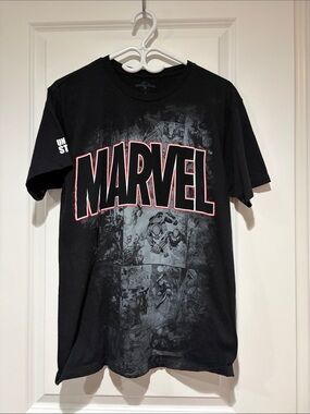 Marvel Black and Red Logo Graphic Tee
